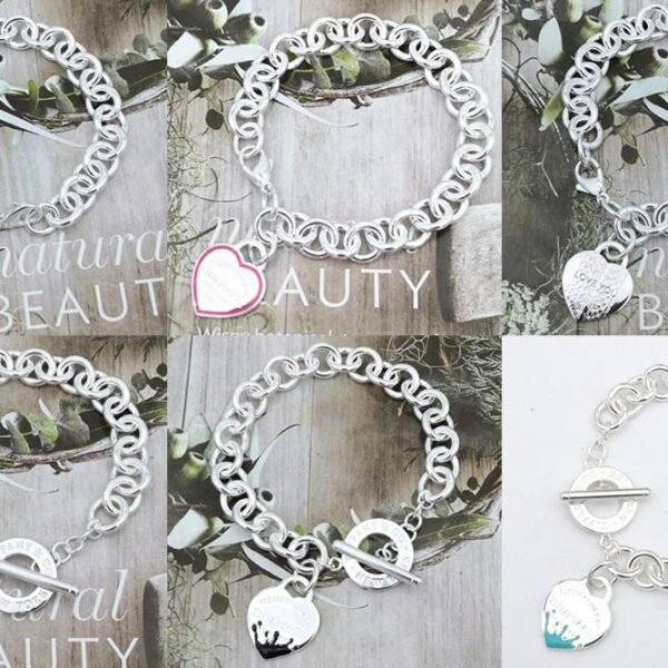 Wearing fashionable and versatile bracelets for various daily occasions
