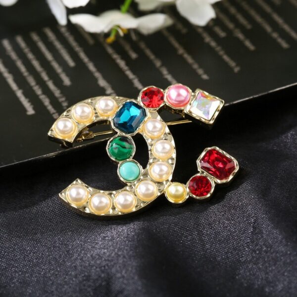 CHANELXiaoxiang New Chanel brooches are available at the counter at the same time.
