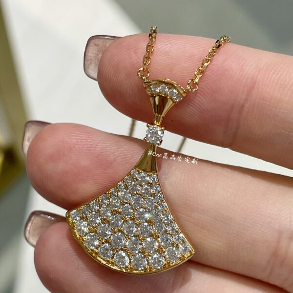 BV Large-sized  Necklace Set with Diamonds BVNT10