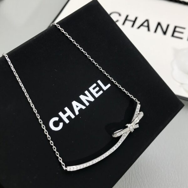 Brogan diamond necklace CHNT12