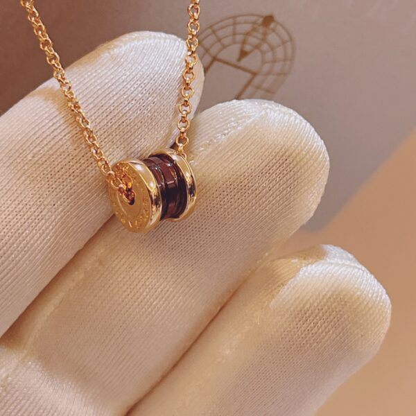 Small brown ceramic necklace BVNT42
