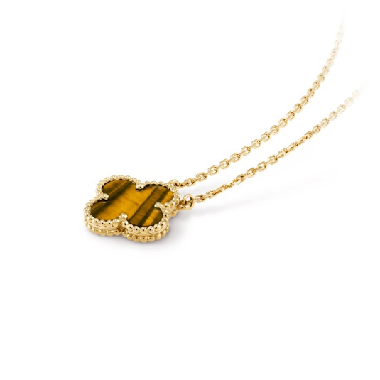 Classic single-ston necklace