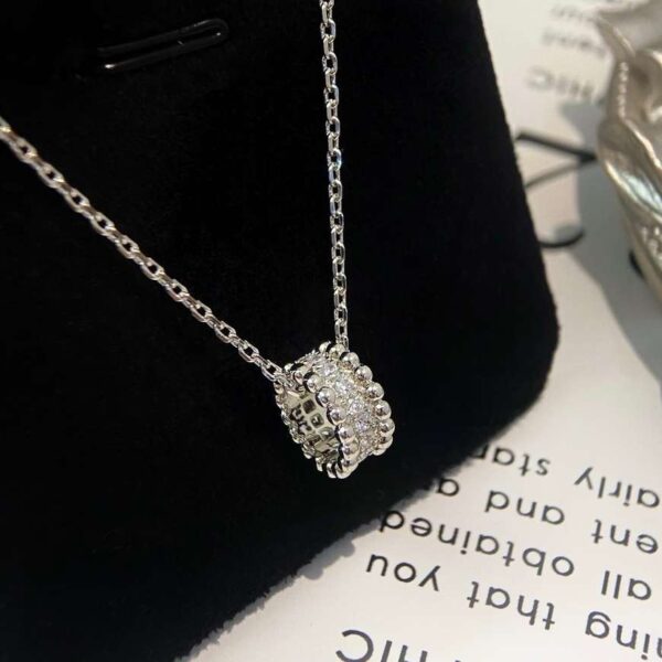 Perlée diamonds pendant VCNT46