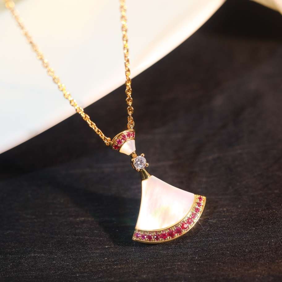 White mother-of-pearl with diamonds