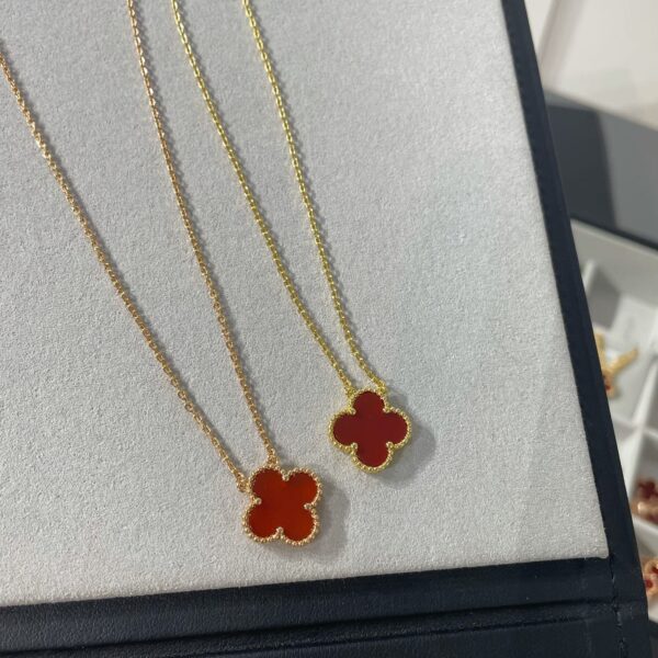 Mini Four-Leaf Clover Red Jadeite Single Flower Necklace