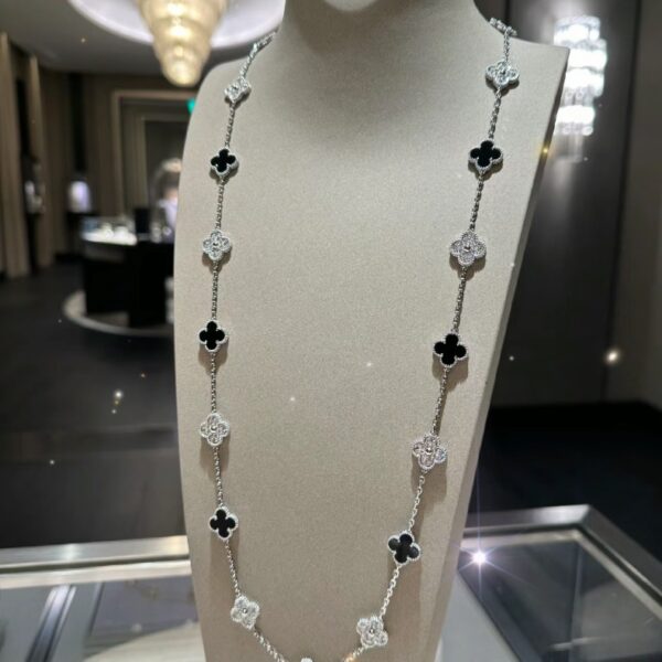 20 Flower Necklace