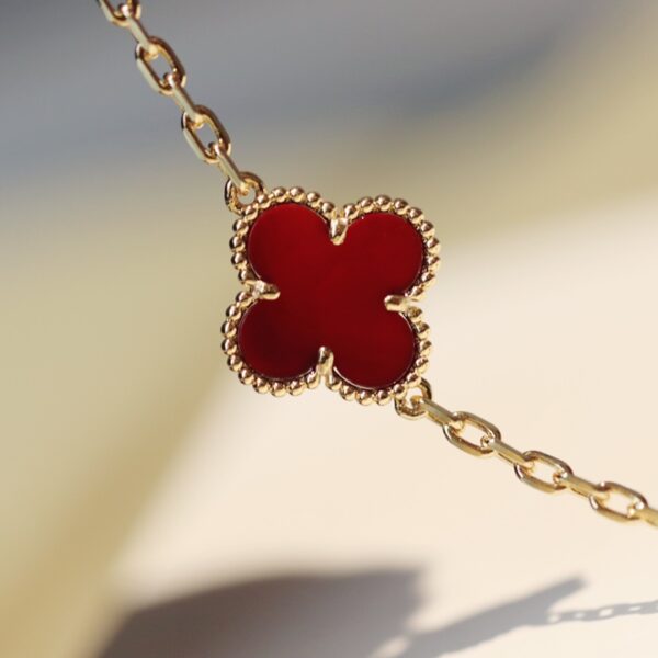 20-flower necklace