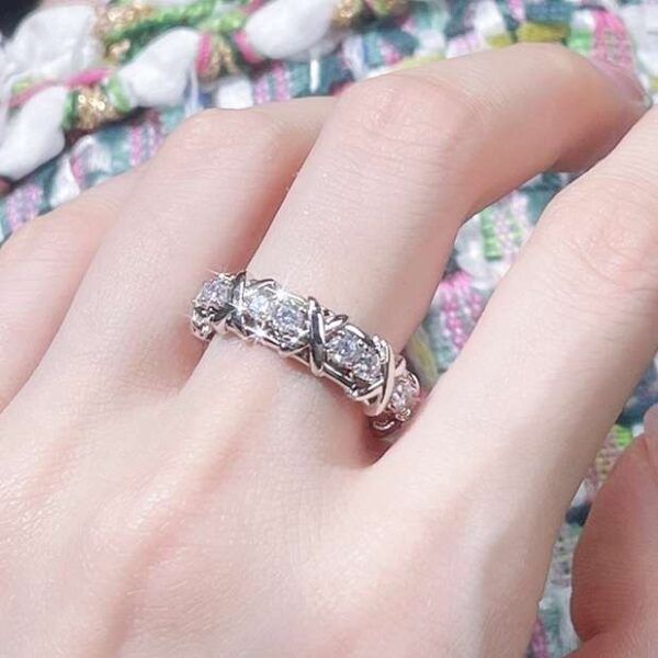 16-carat cross-shaped ring