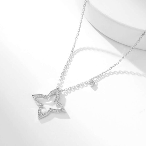 Blossom four pointed star geometric pattern full diamond necklace
