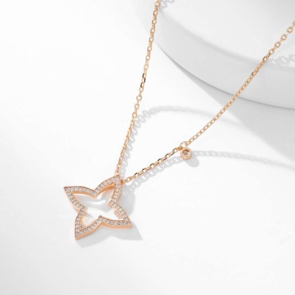 Blossom four pointed star geometric pattern full diamond necklace