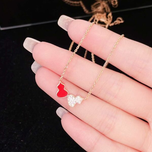 Gourd and diamond necklace