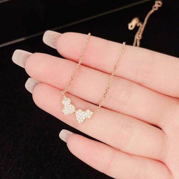 A necklace full of diamonds